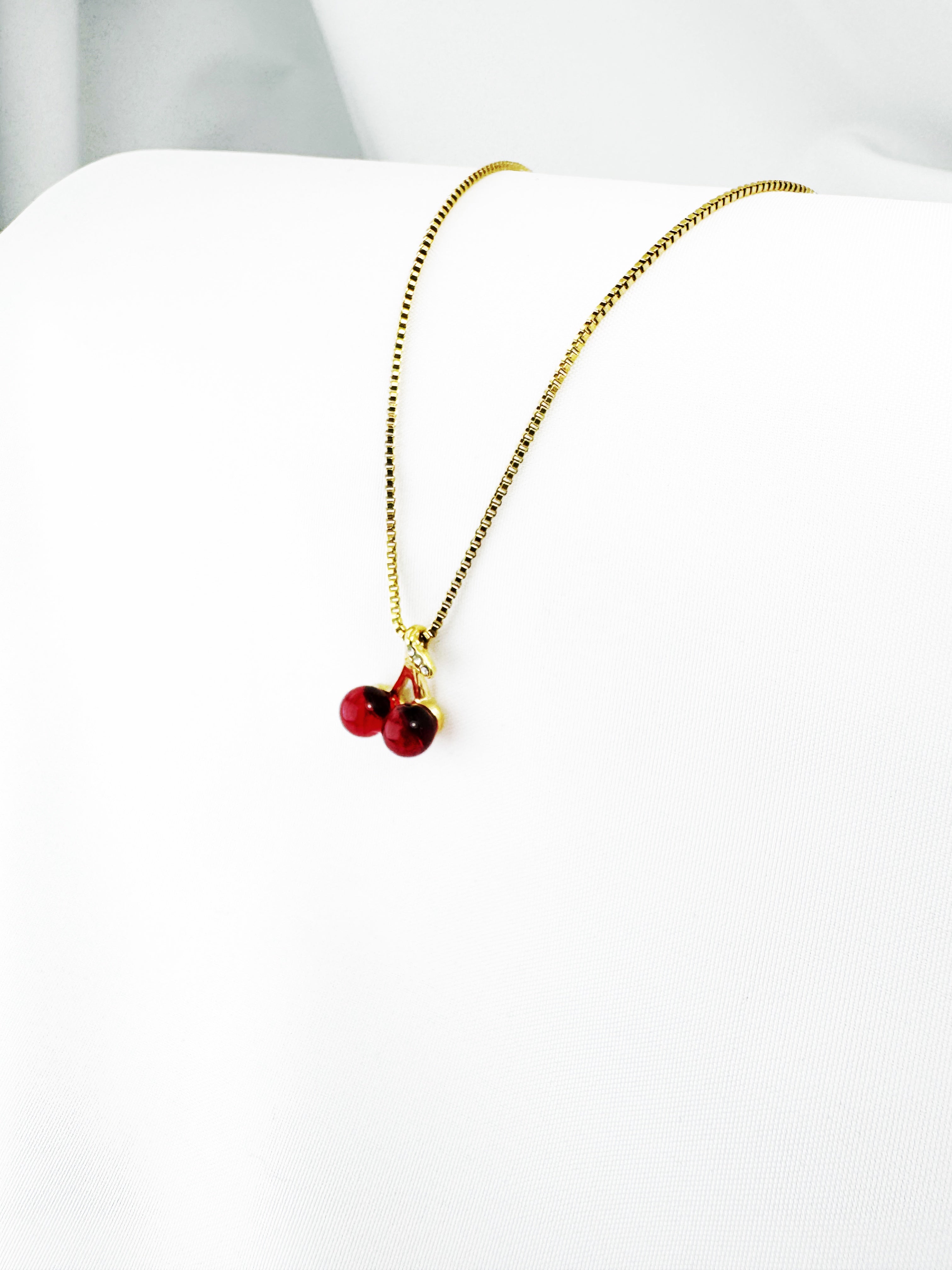Cadena Mujer Cherry Roja /45cm